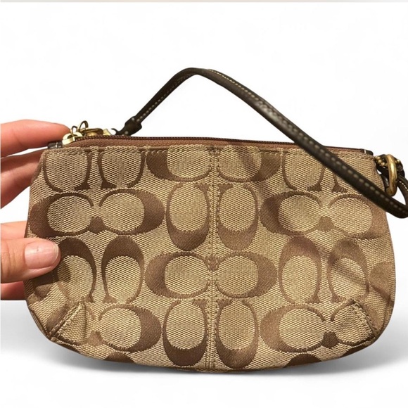 Y2K Coach Tan and Brown Signature Wristlet - Picture 10 of 10